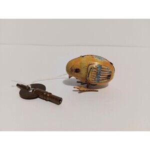 Litho Pecking Chicken Toy Wind- Up  Vintage/w Key 2"